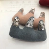 The sharp corners of the linen crown are embroidered with sequins ----3 colors details Picture